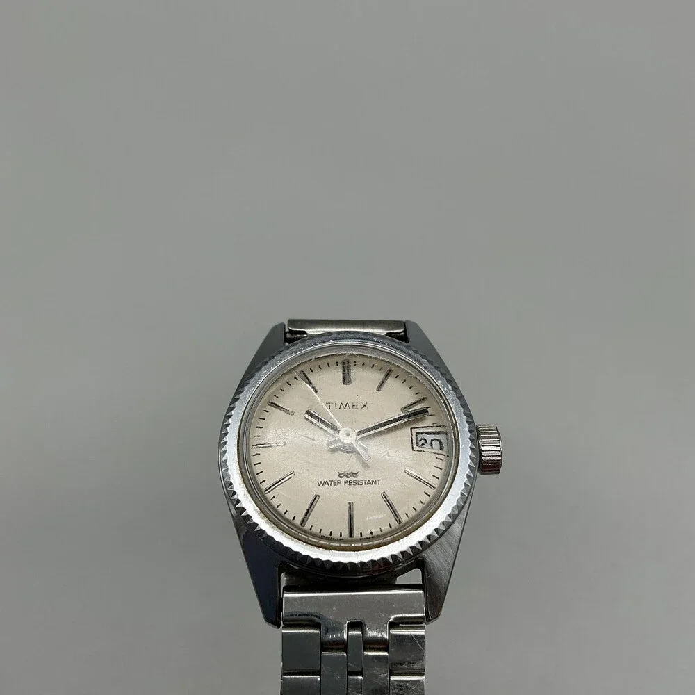 Vintage Timex Womens Watch 23mm Cream Dial Date Silver Tone Wind Bracelet